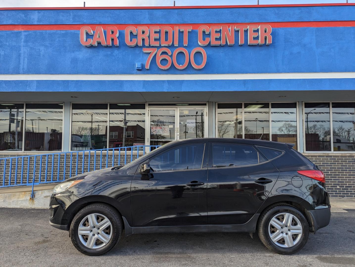 2011 BLACK Hyundai Tucson GL Auto FWD (KM8JT3AB0BU) with an 2.0L L4 DOHC 16V engine, 6-Speed Automatic transmission, located at 7600 S Western Ave., Chicago, IL, 60620, (773) 918-3980, 0.000000, 0.000000 - Photo#0